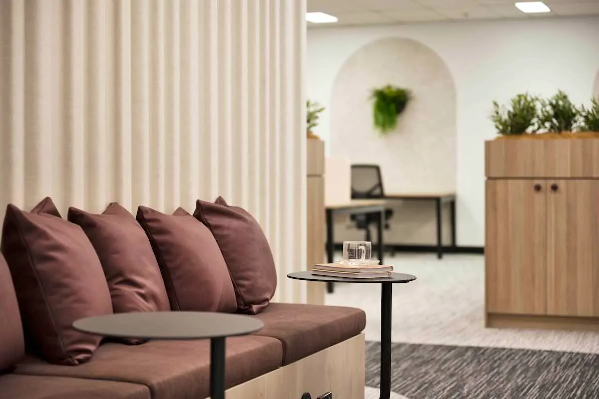 Collaborative Spaces Design- Modern Meeting Rooms and Breakout Areas -3